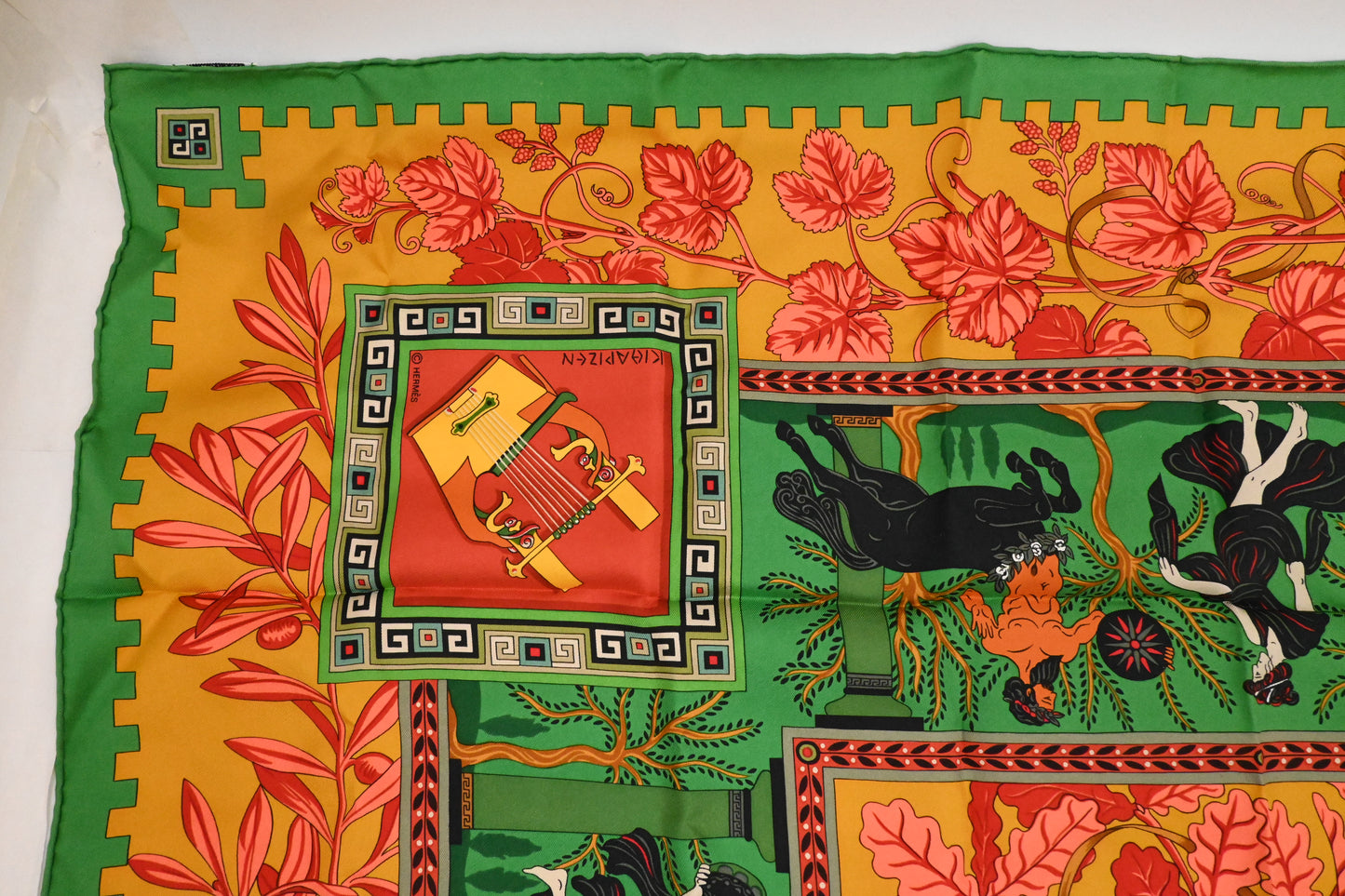 Hermes "Musique des Dieux" Carre 90 in Silk