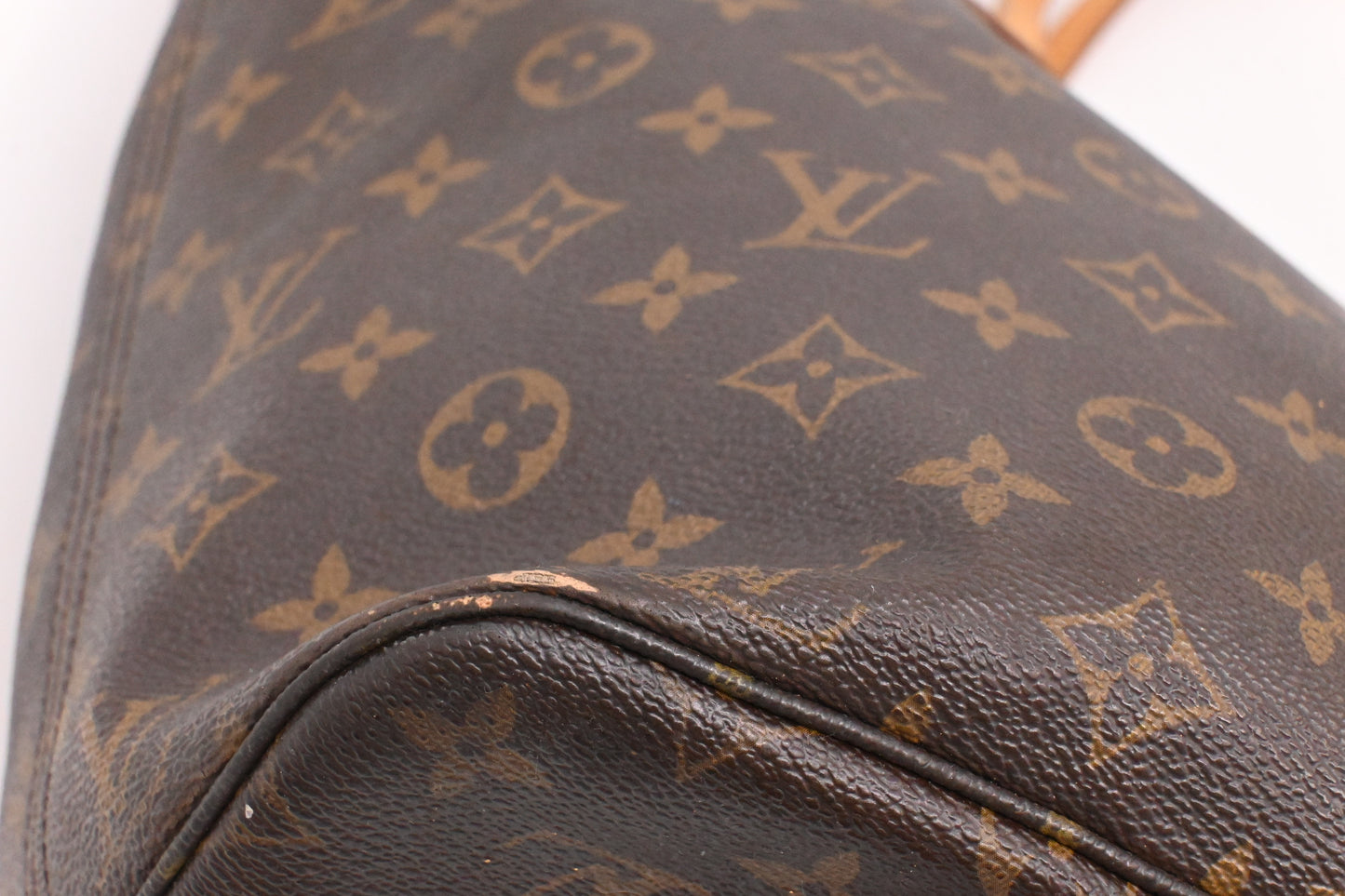 Louis Vuitton Neverfull MM in Monogram Canvas