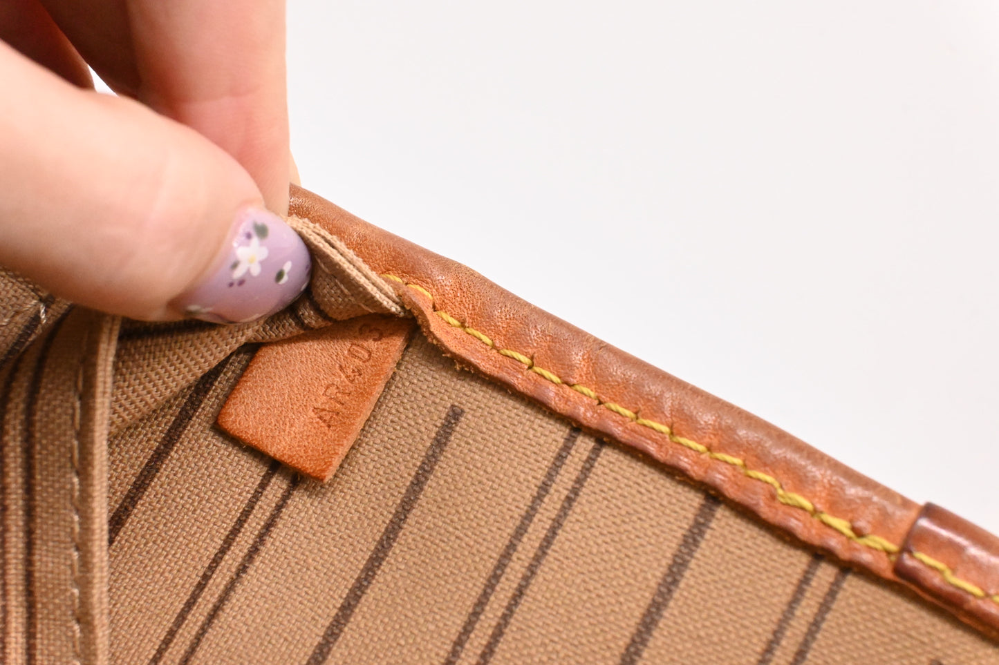 Louis Vuitton Neverfull MM in Monogram Canvas
