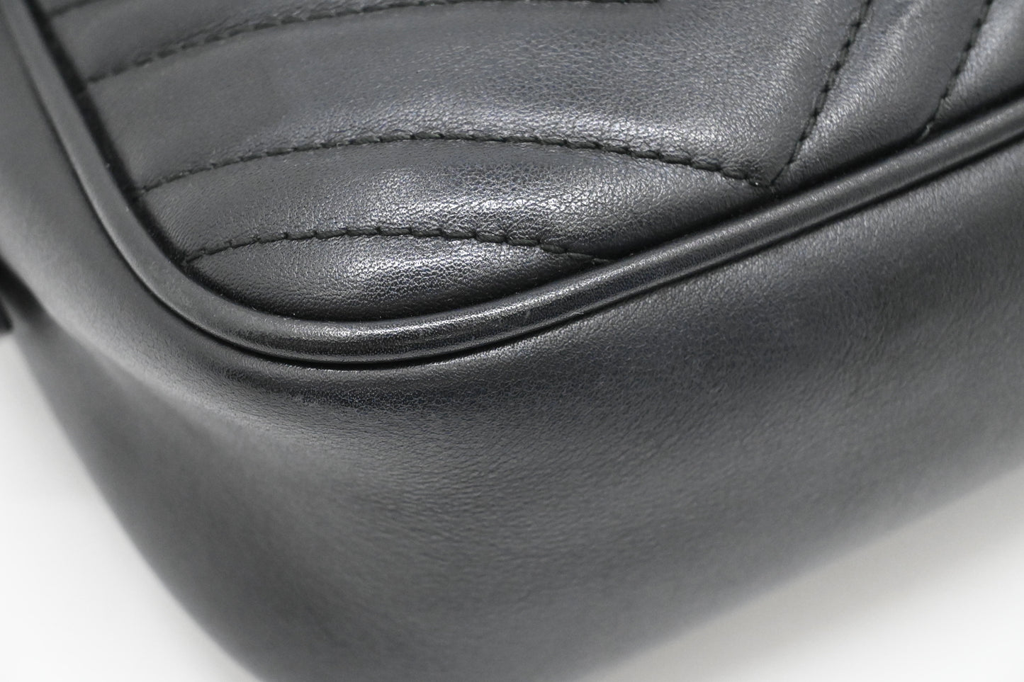 Gucci Marmont Shoulder Bag in Black Leather