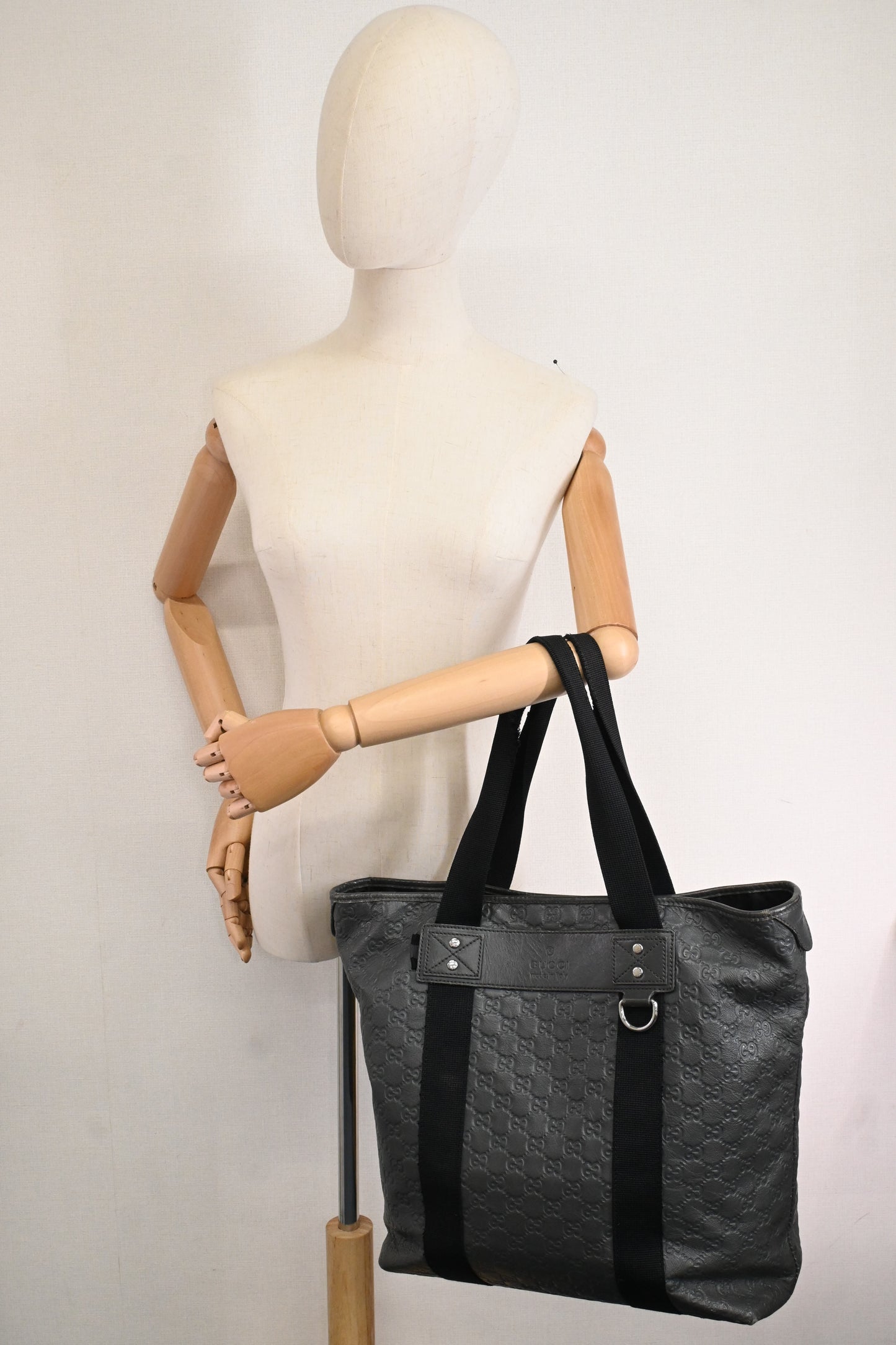Gucci Tote in Gray Guccissima Leather