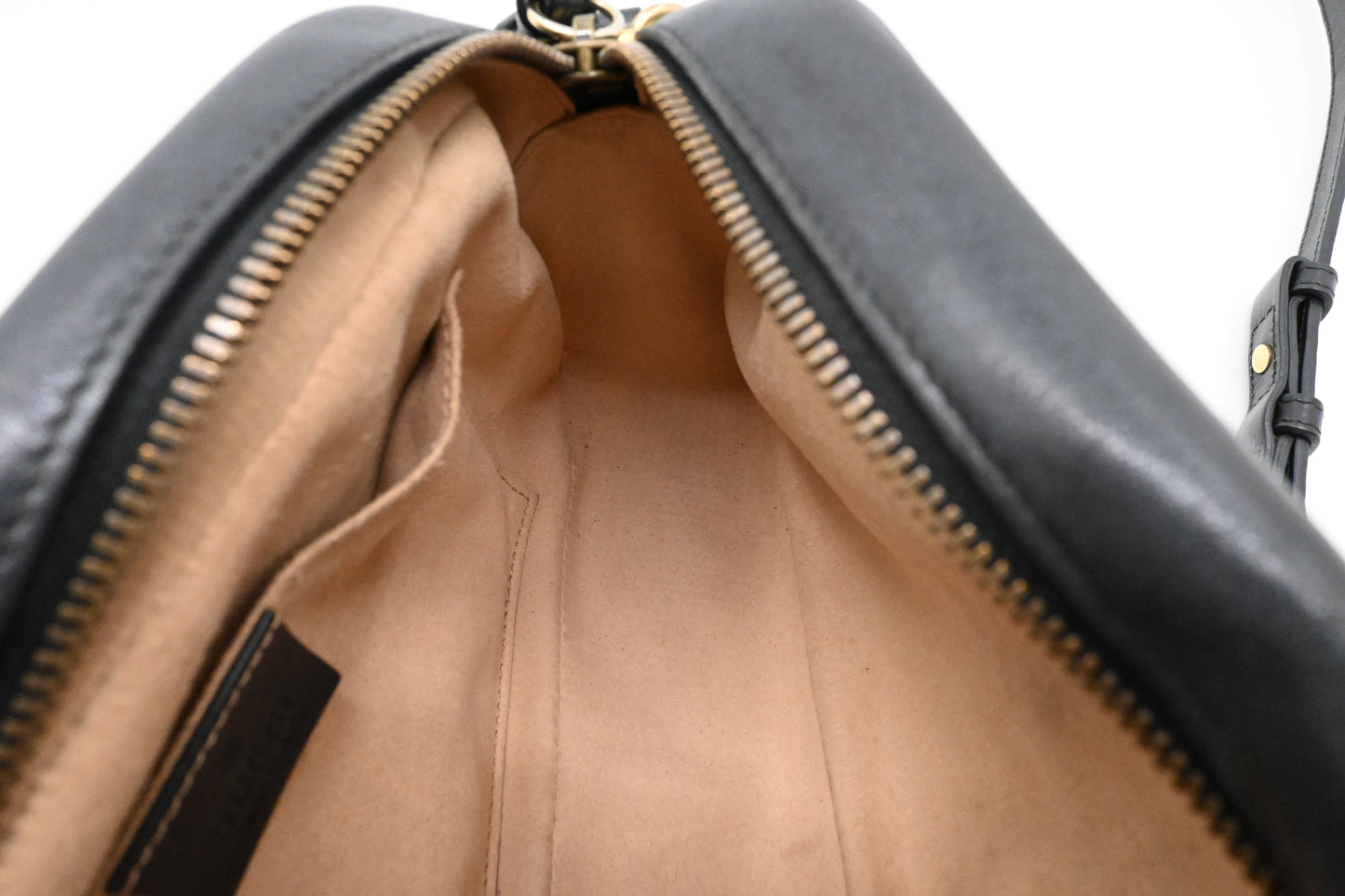 Gucci Marmont Shoulder Bag in Black Leather