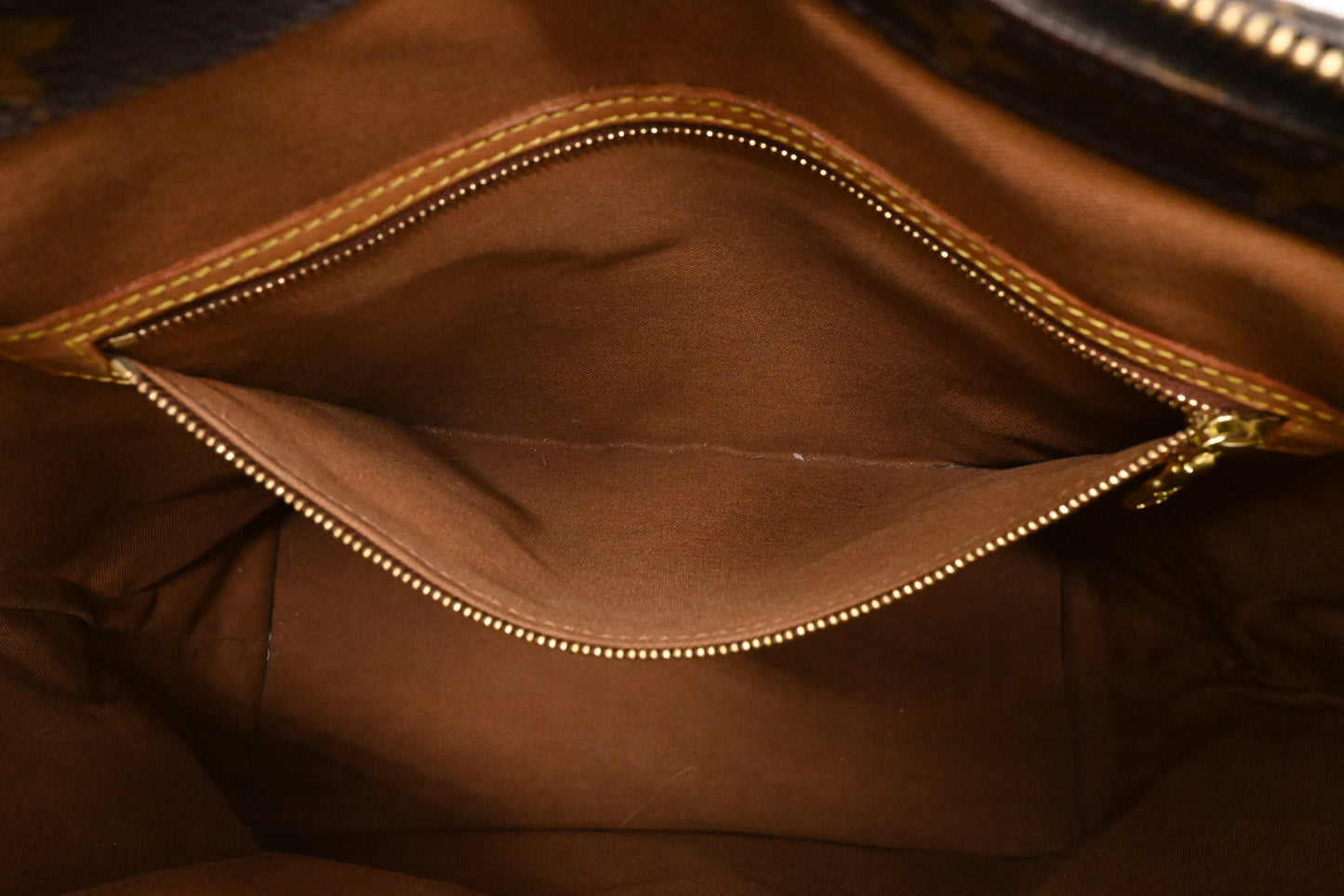 Louis Vuitton Cabas Mezzo in Monogram Canvas