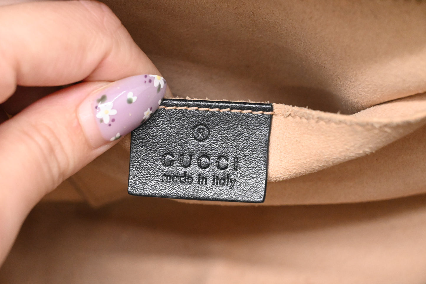 Gucci Marmont Shoulder Bag in Black Leather
