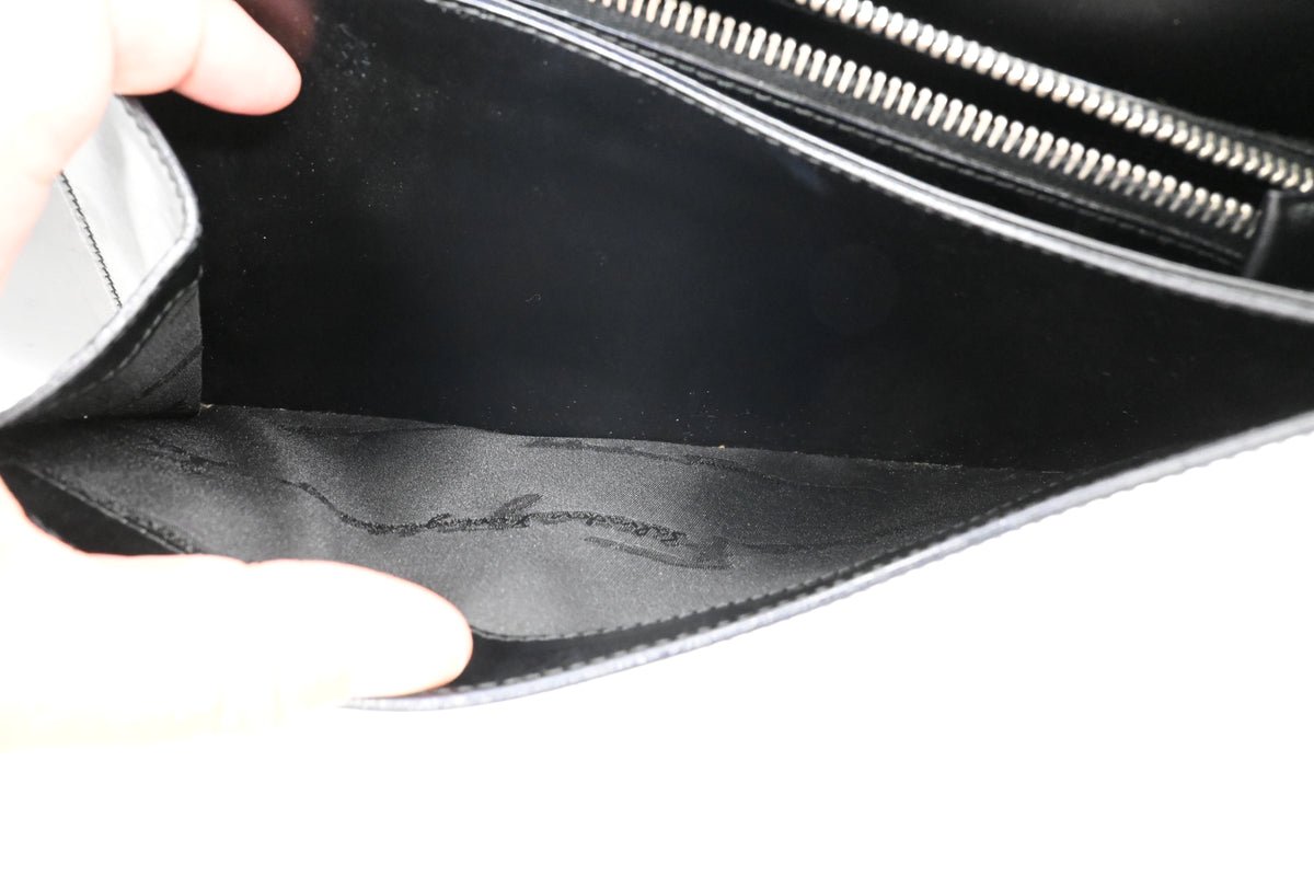 Ferragamo Shoulder Bag in Black Leather