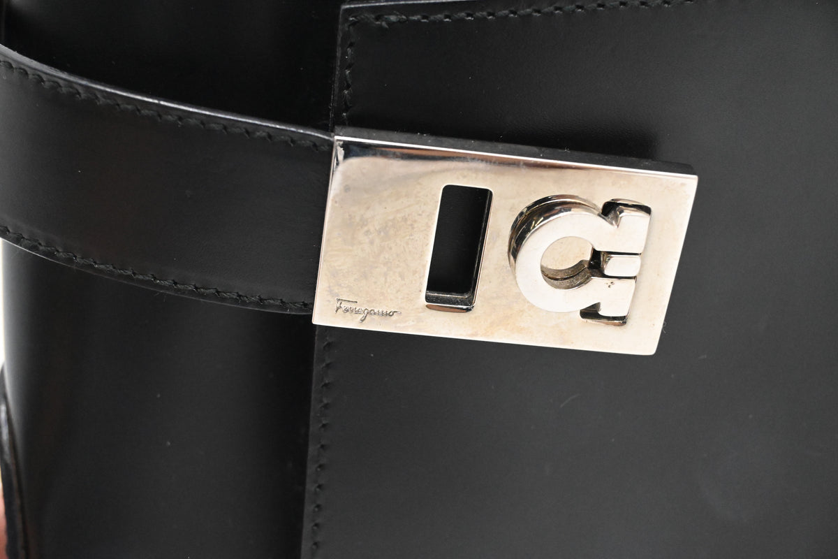 Ferragamo Shoulder Bag in Black Leather