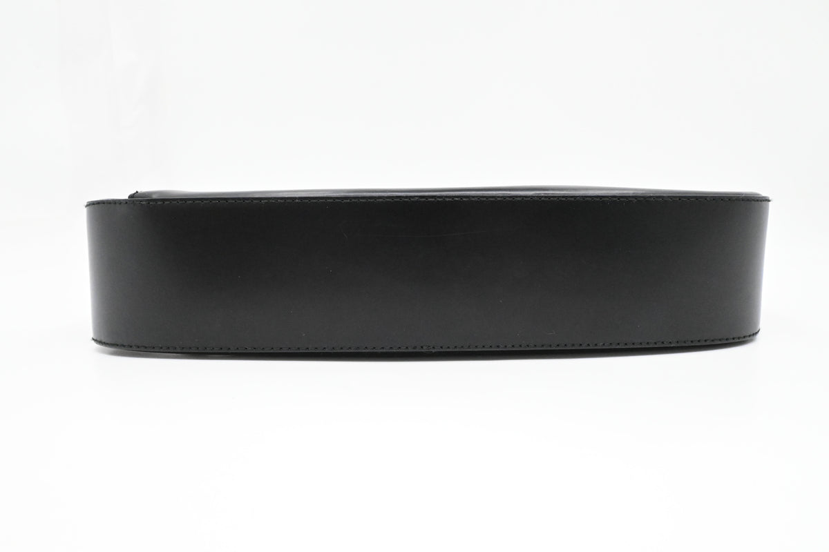 Ferragamo Shoulder Bag in Black Leather