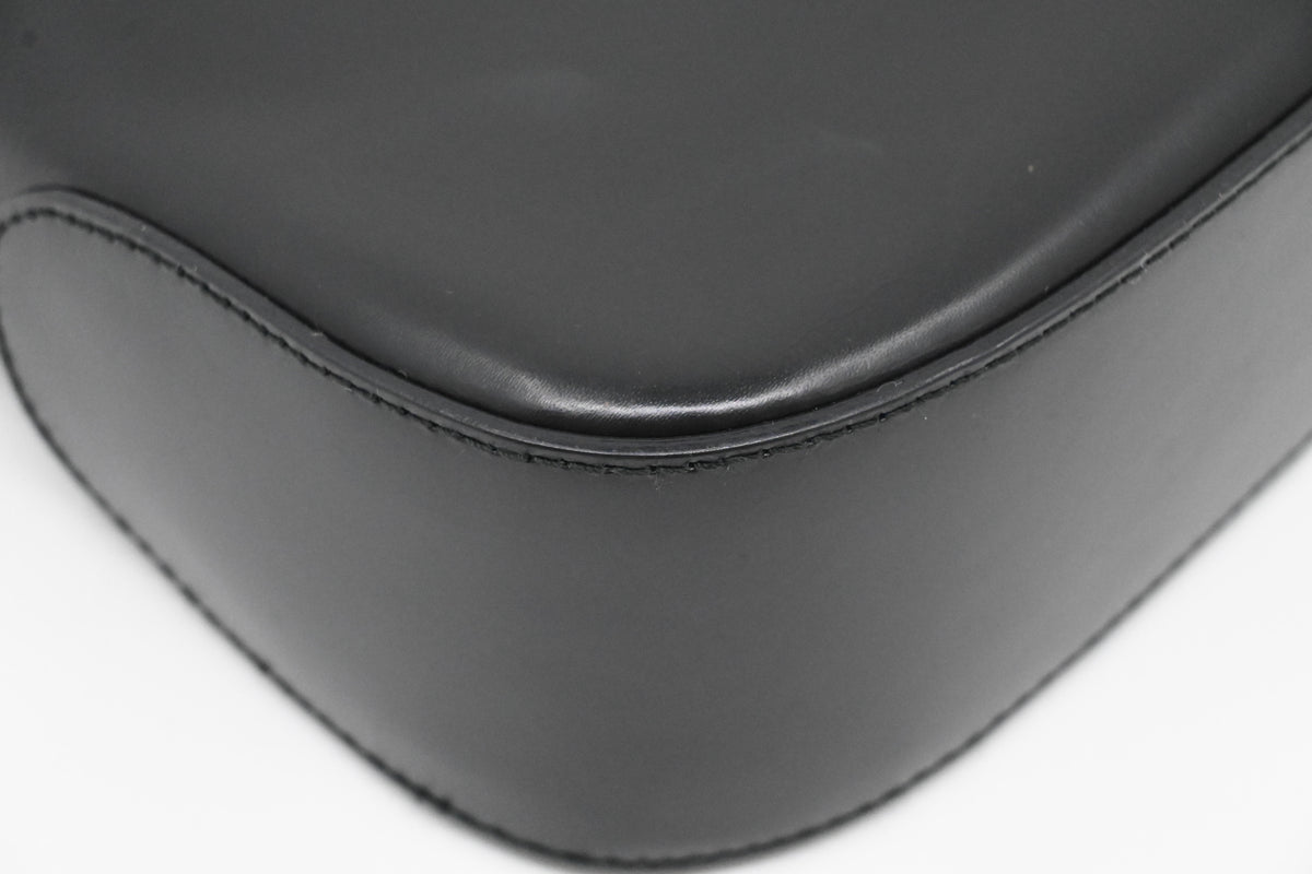 Ferragamo Shoulder Bag in Black Leather