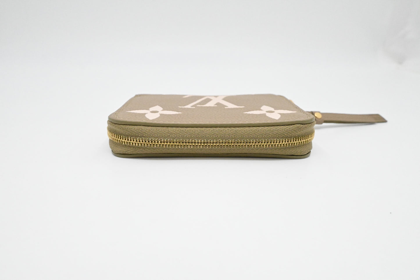 Louis Vuitton Bicolor Zippy Wallet in Olive Green Leather
