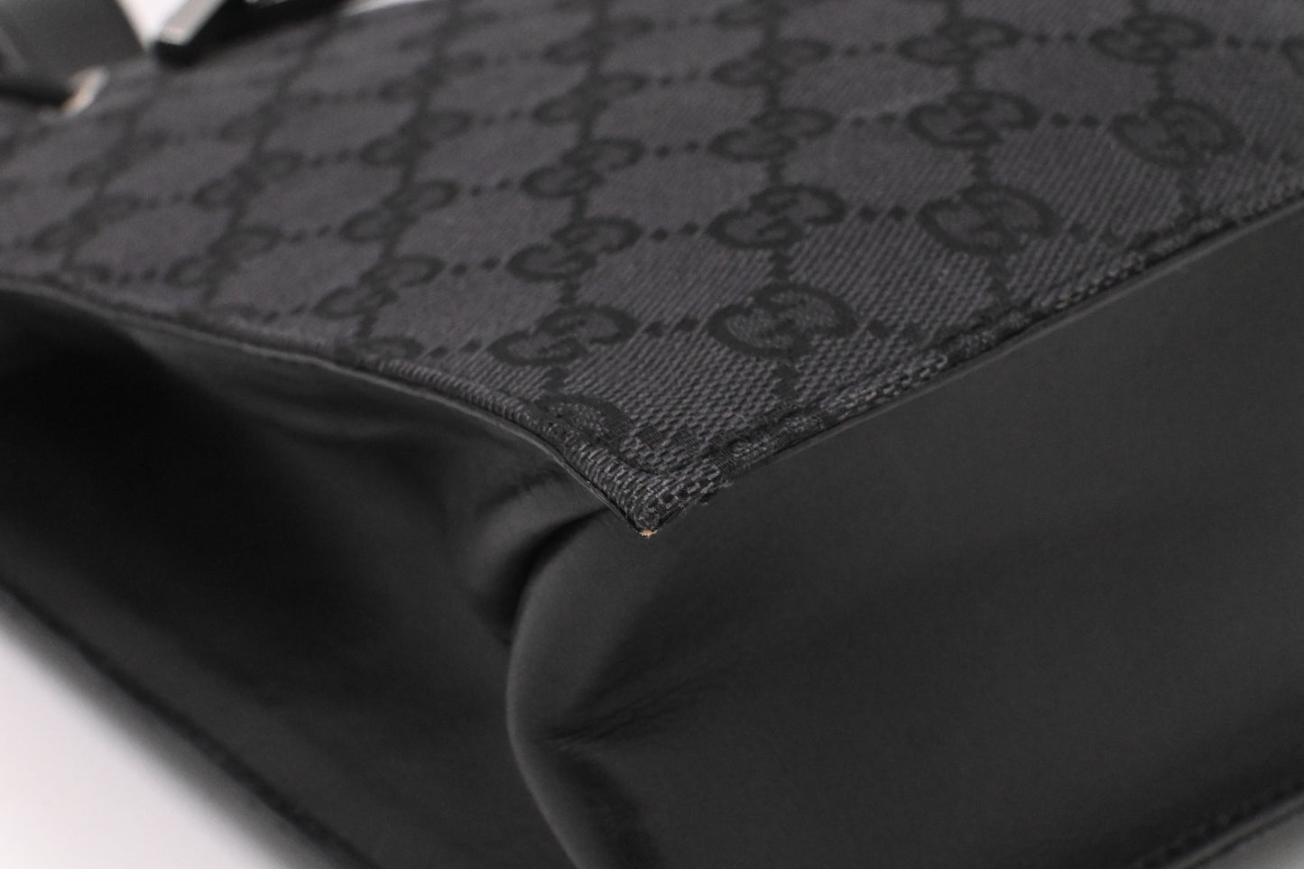 Gucci Shoulder Bag in Black GG Canvas