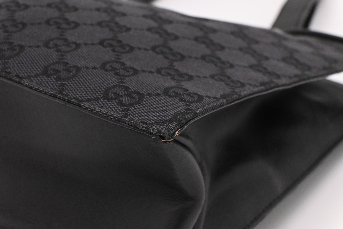 Gucci Shoulder Bag in Black GG Canvas