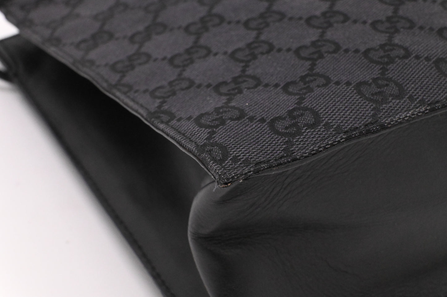 Gucci Shoulder Bag in Black GG Canvas