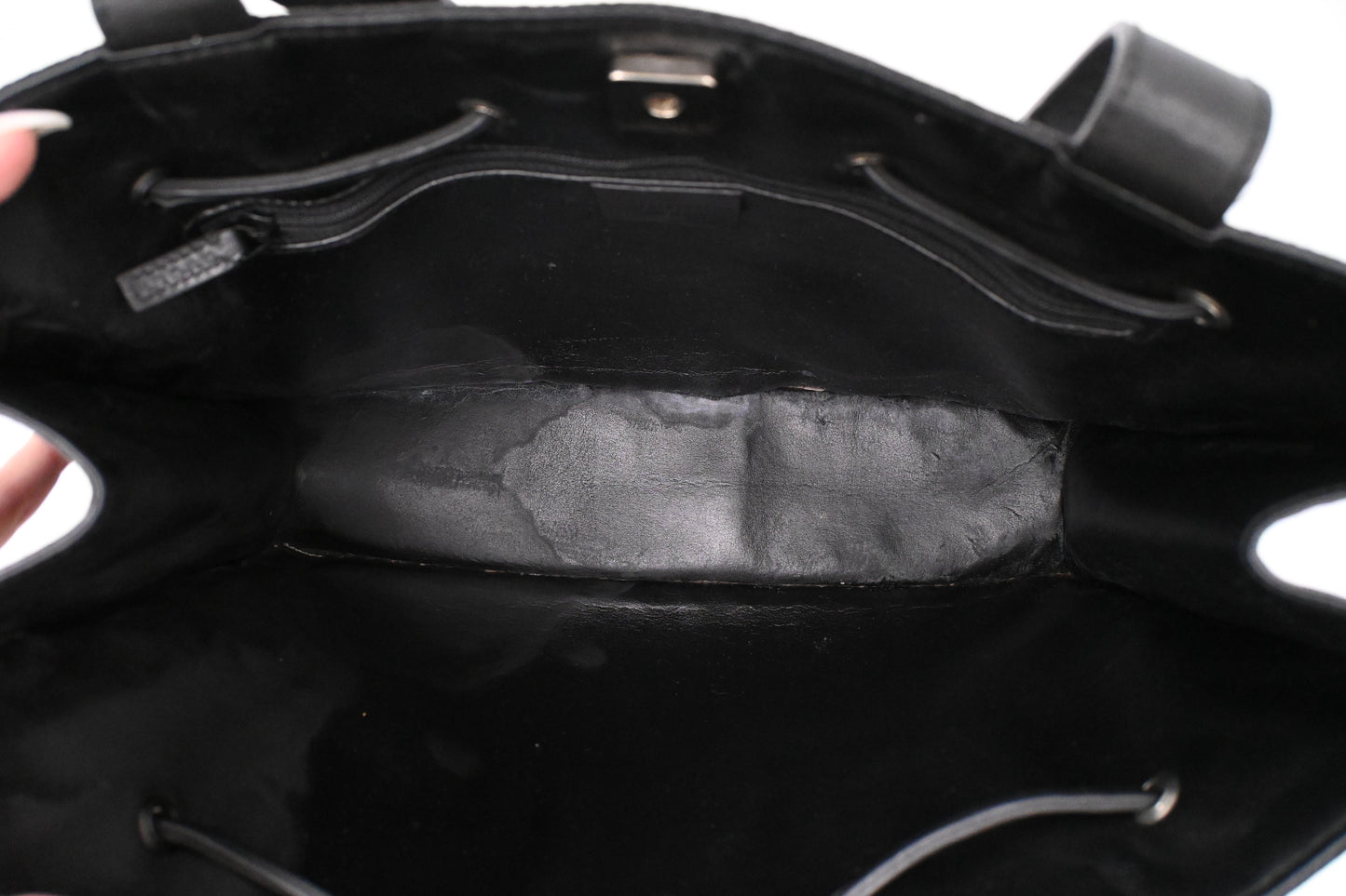 Gucci Shoulder Bag in Black GG Canvas