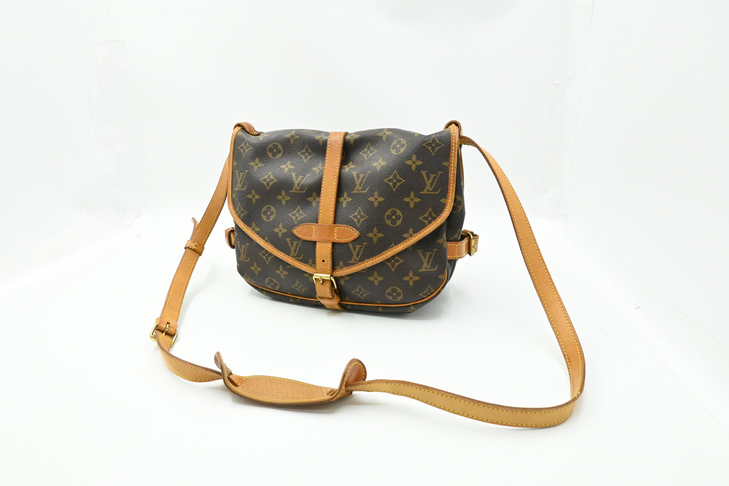 Louis Vuitton Saumur 30 in Monogram Canvas