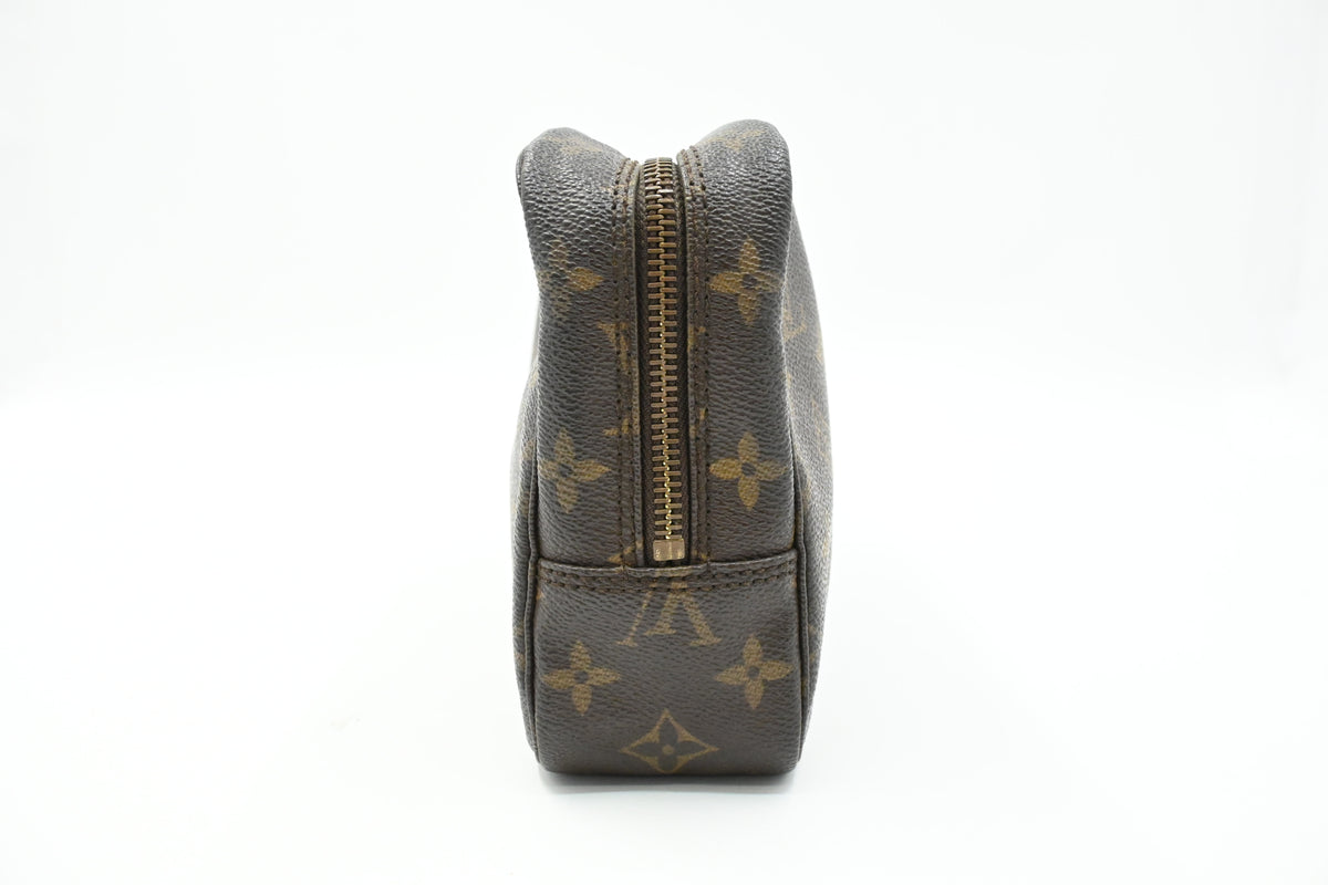 Louis Vuitton Trousse 23 in Monogram Canvas