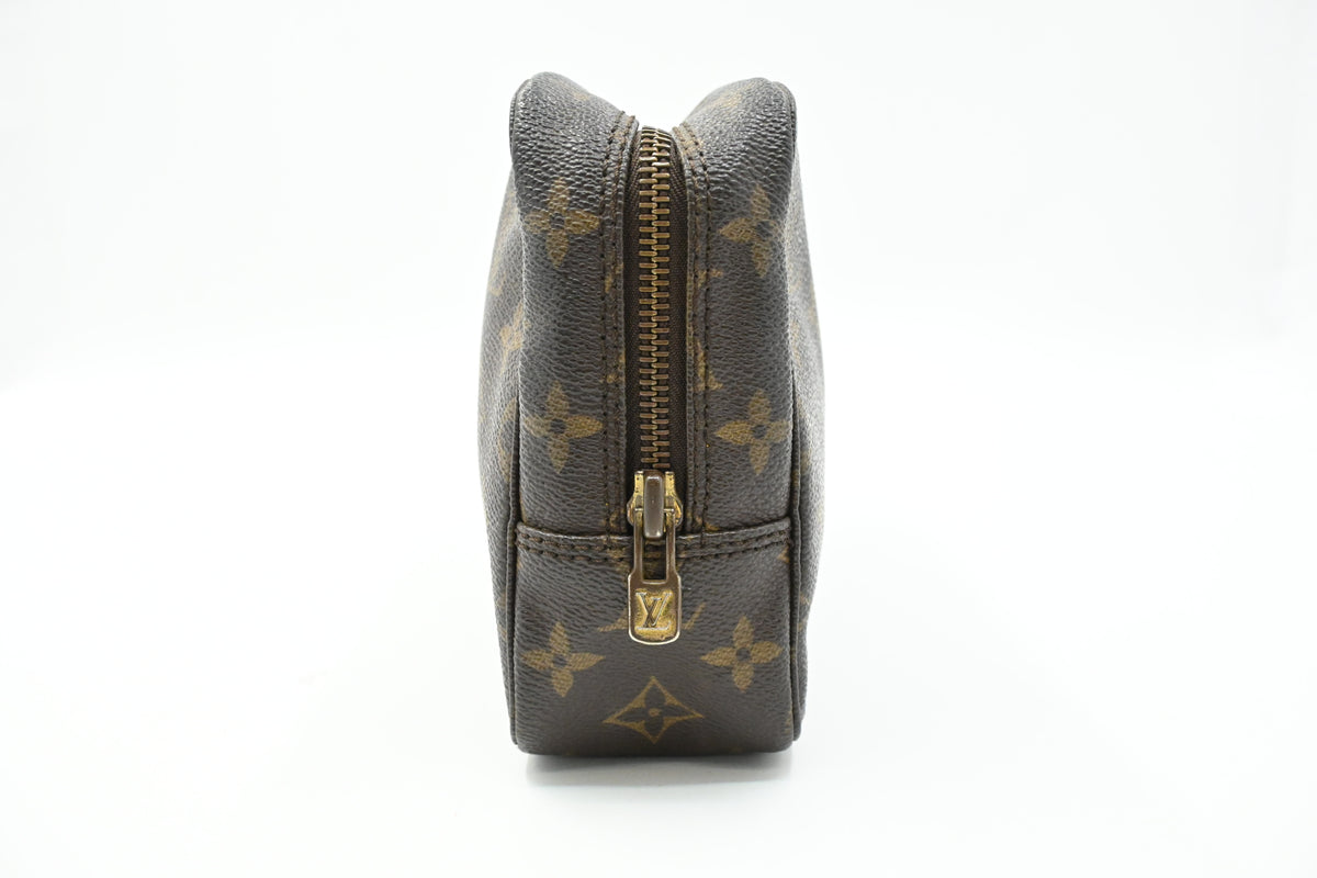 Louis Vuitton Trousse 23 in Monogram Canvas