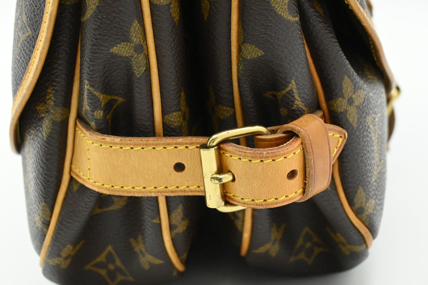 Louis Vuitton Saumur 30 in Monogram Canvas