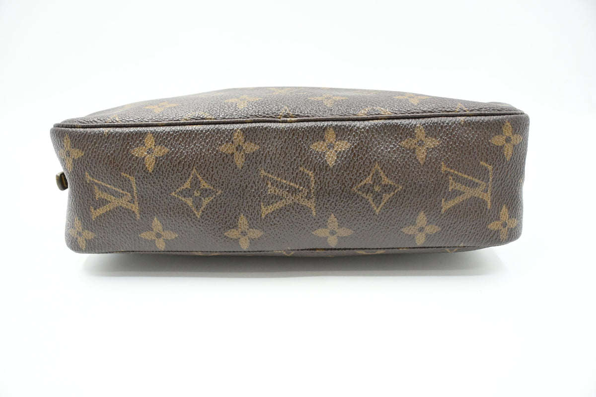 Louis Vuitton Trousse 23 in Monogram Canvas