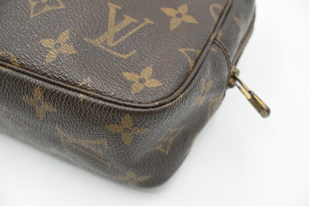Louis Vuitton Trousse 23 in Monogram Canvas