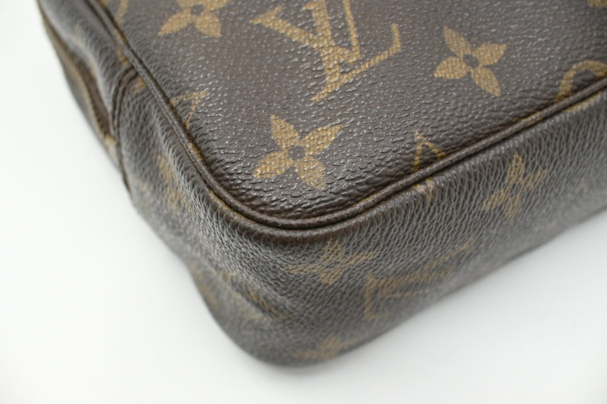 Louis Vuitton Trousse 23 in Monogram Canvas