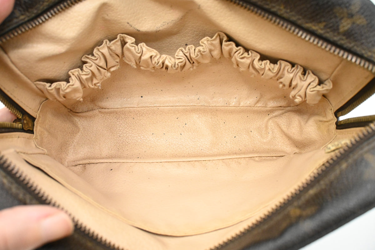 Louis Vuitton Trousse 23 in Monogram Canvas
