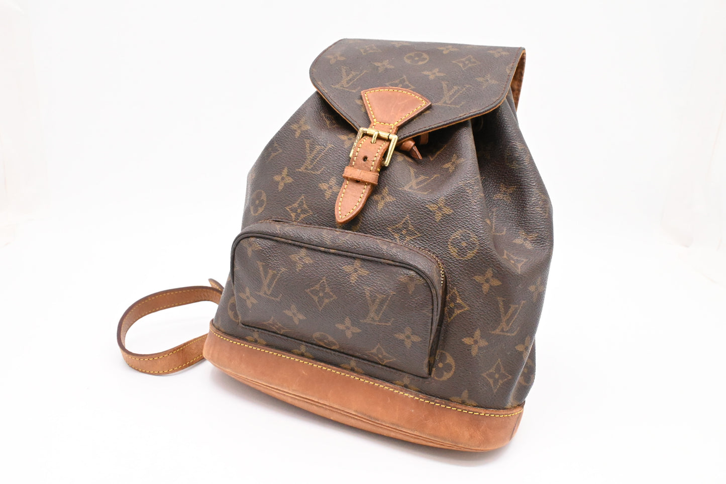 Louis Vuitton Montsouris MM in Monogram Canvas