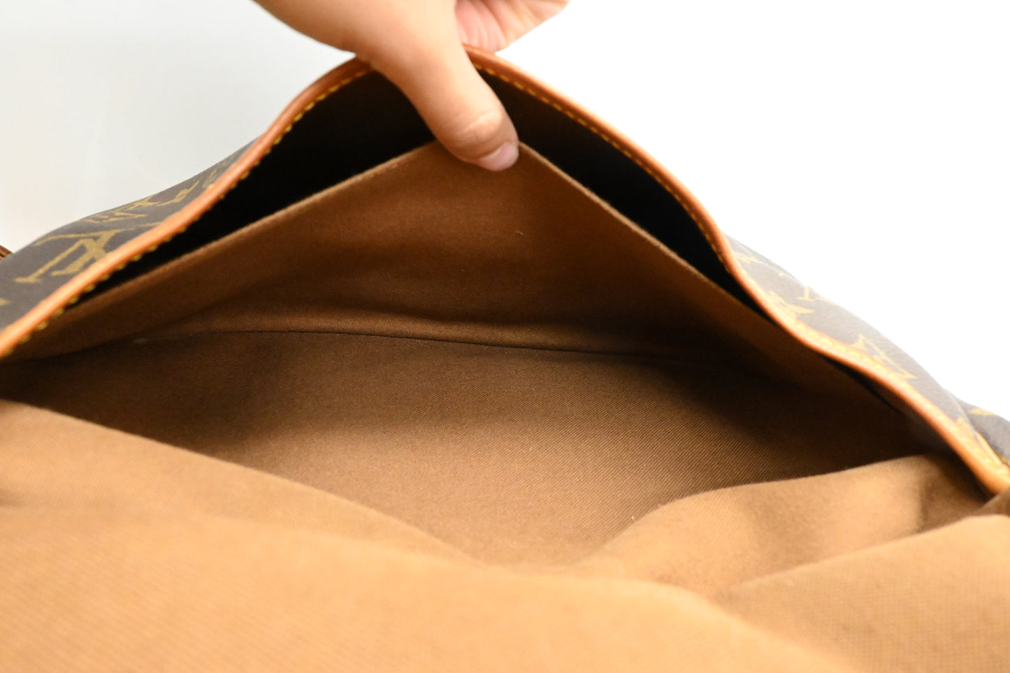 Louis Vuitton Saumur 30 in Monogram Canvas