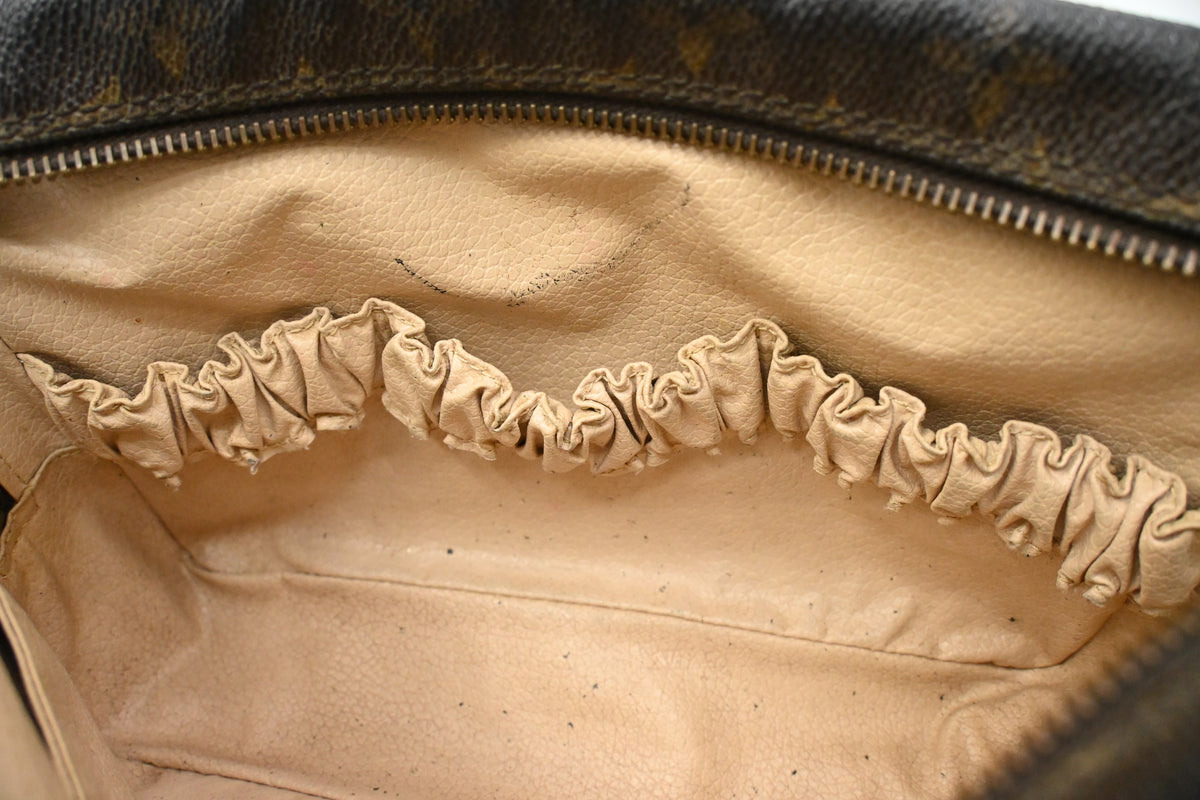 Louis Vuitton Trousse 23 in Monogram Canvas