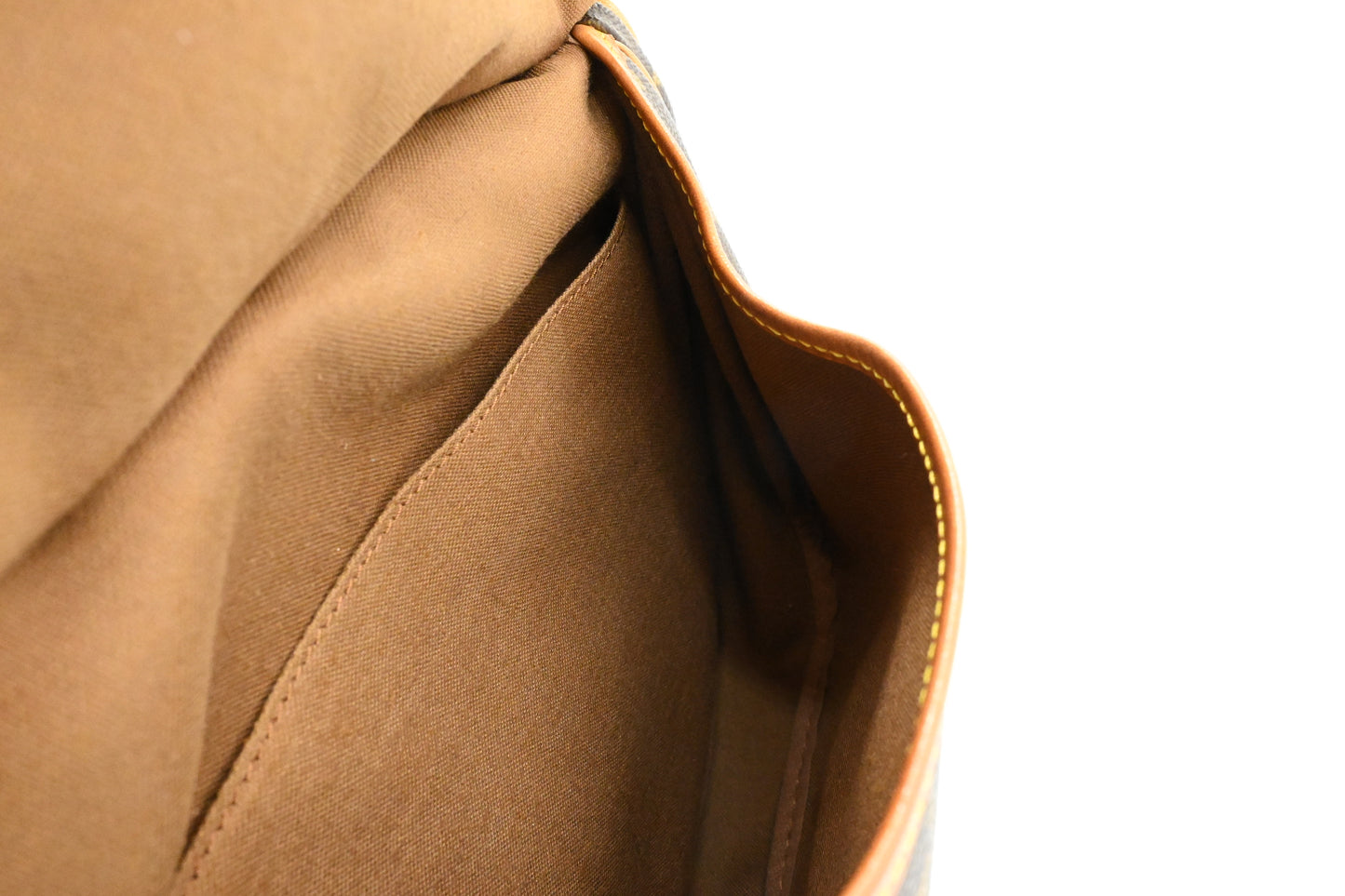 Louis Vuitton Saumur 30 in Monogram Canvas