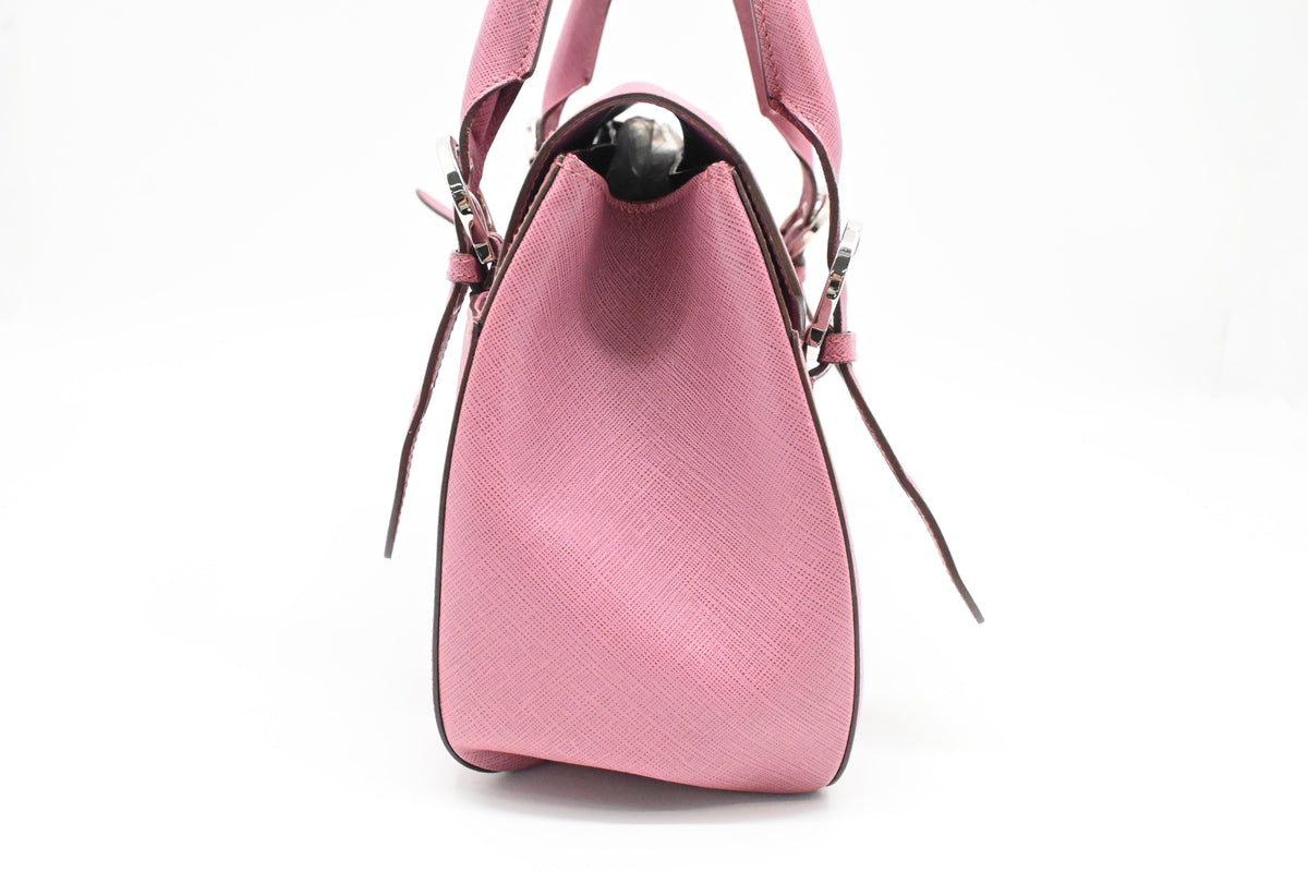 Ferragamo Gancini Shoulder Bag in Pink Leather