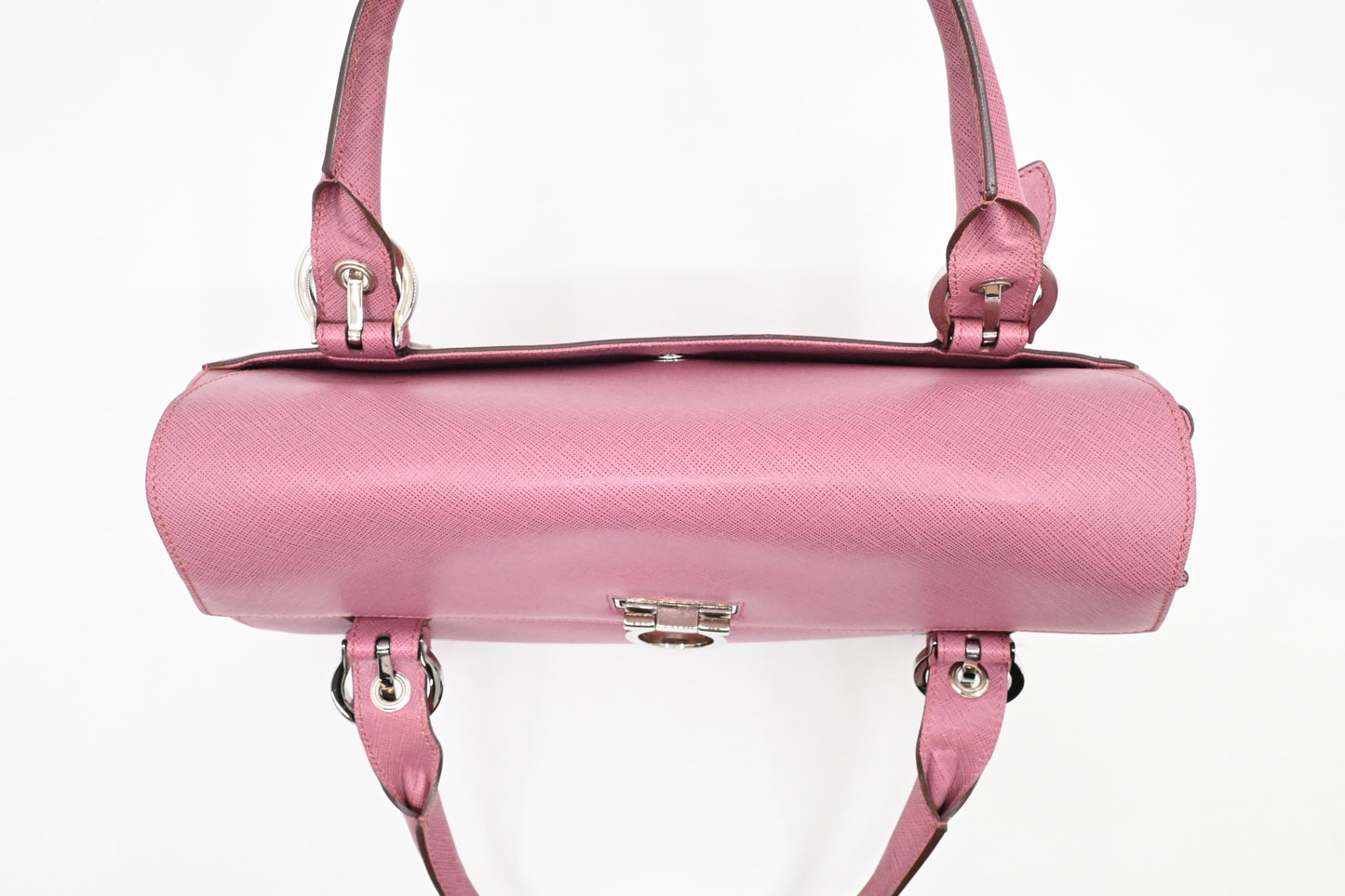 Ferragamo Gancini Shoulder Bag in Pink Leather