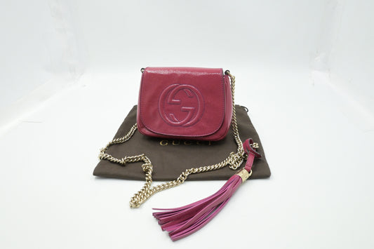 Gucci Soho Chain Crossbody Bag in Pink Leather