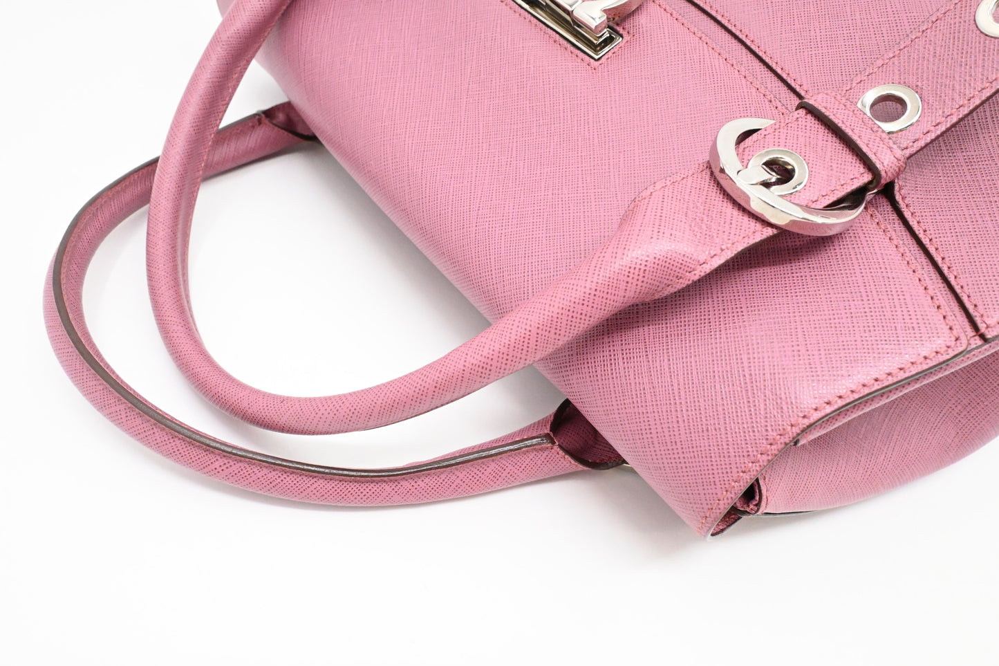 Ferragamo Gancini Shoulder Bag in Pink Leather