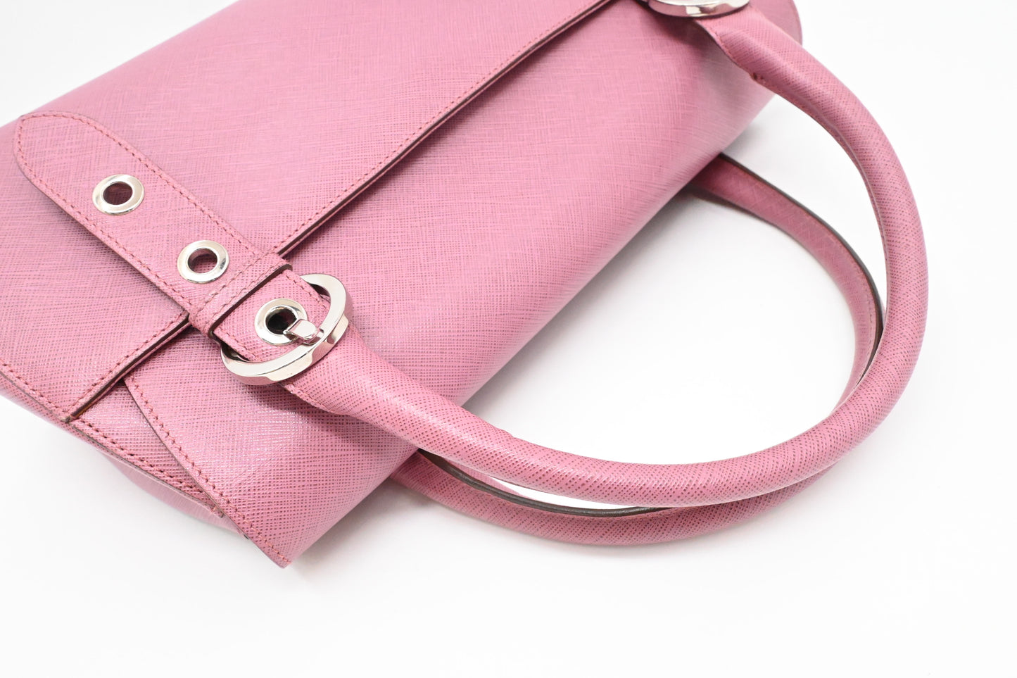 Ferragamo Gancini Shoulder Bag in Pink Leather