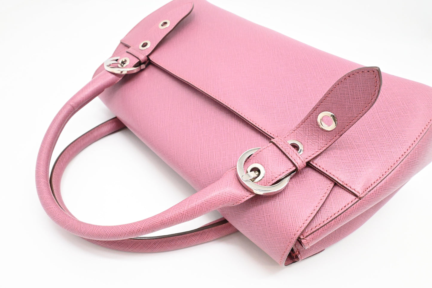 Ferragamo Gancini Shoulder Bag in Pink Leather