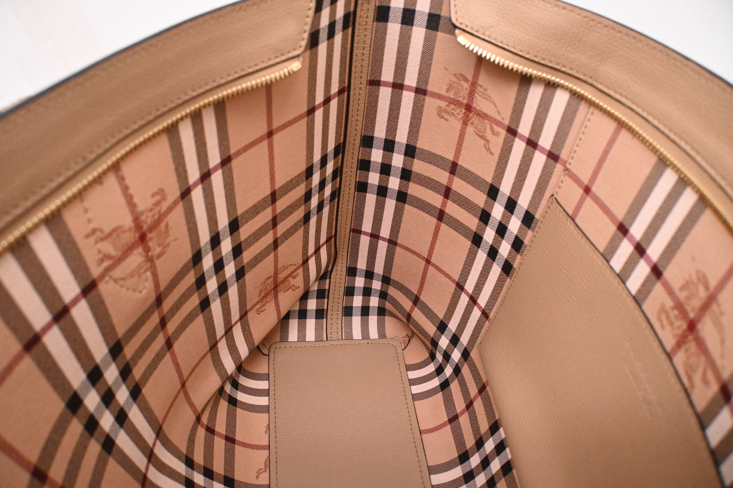 Burberry Tote in Beige Leather