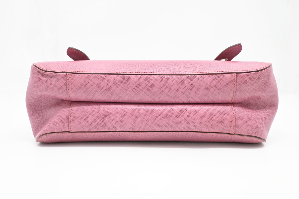 Ferragamo Gancini Shoulder Bag in Pink Leather