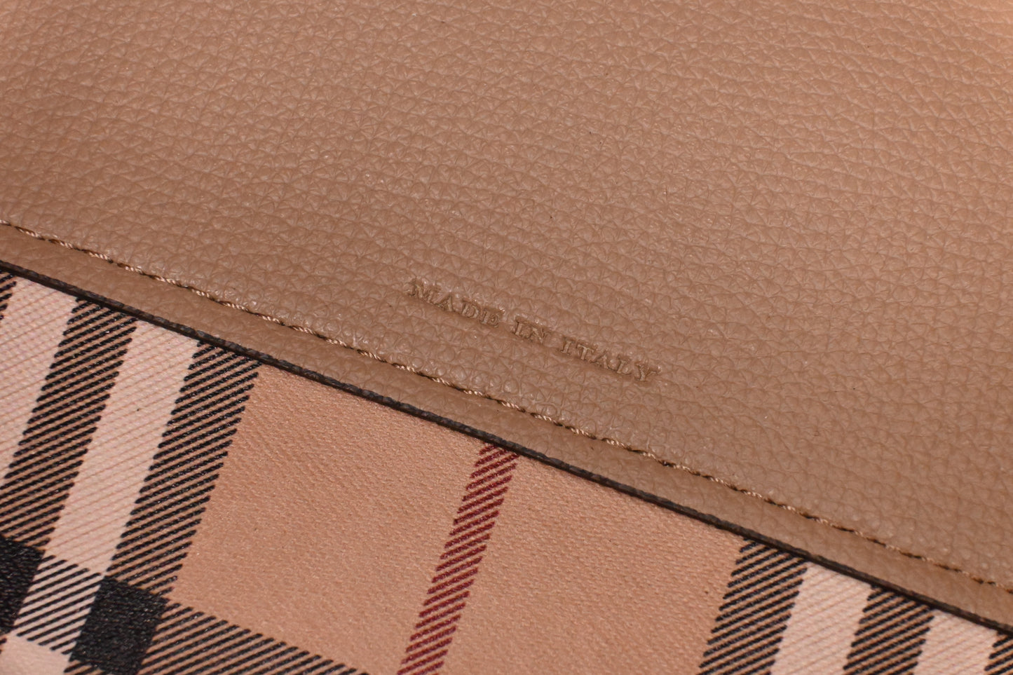 Burberry Tote in Beige Leather