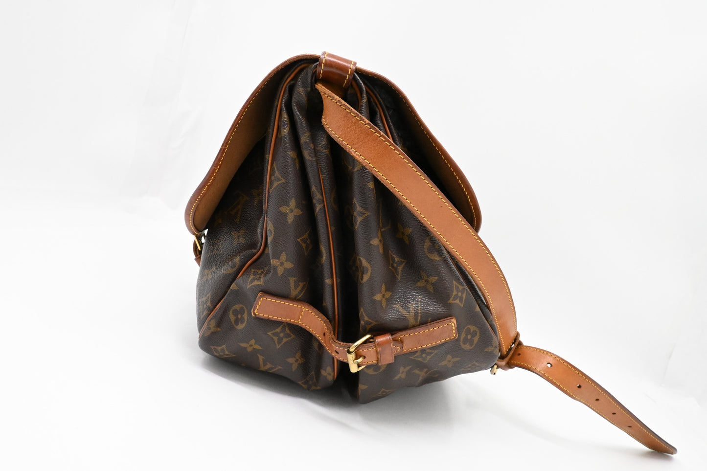 Louis Vuitton Saumur 35 in Monogram Canvas