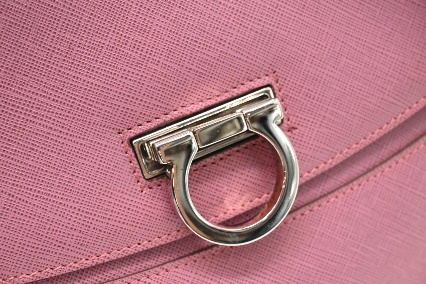 Ferragamo Gancini Shoulder Bag in Pink Leather