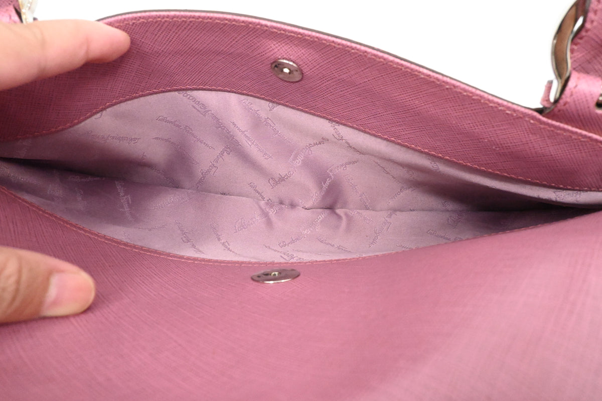 Ferragamo Gancini Shoulder Bag in Pink Leather