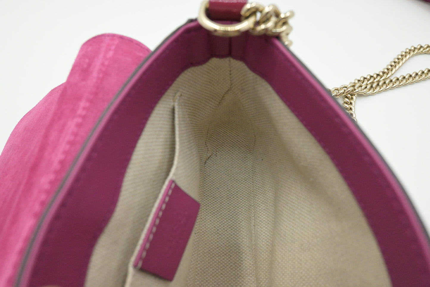 Gucci Soho Chain Crossbody Bag in Pink Leather