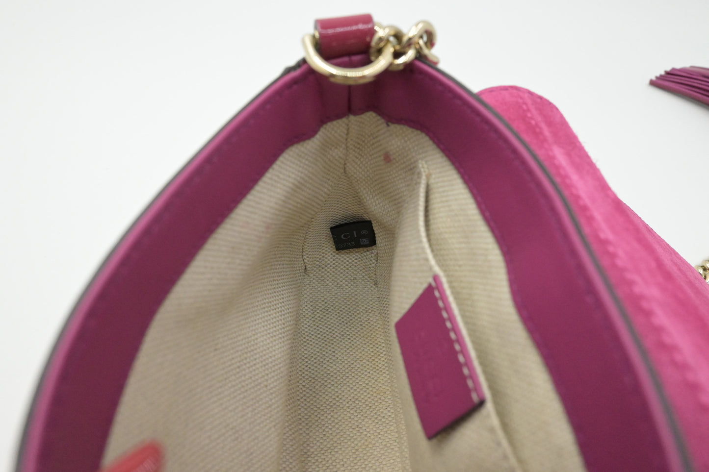 Gucci Soho Chain Crossbody Bag in Pink Leather