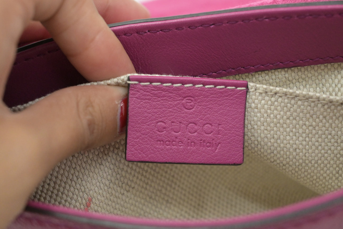 Gucci Soho Chain Crossbody Bag in Pink Leather