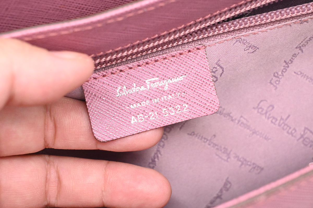 Ferragamo Gancini Shoulder Bag in Pink Leather