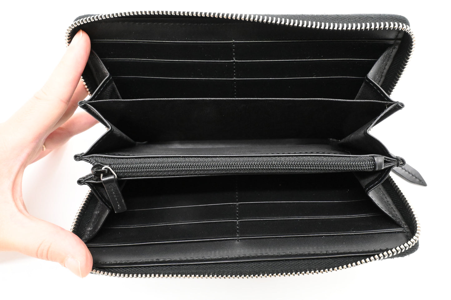 Gucci Zippy Snake Wallet in GG Supreme Canvas