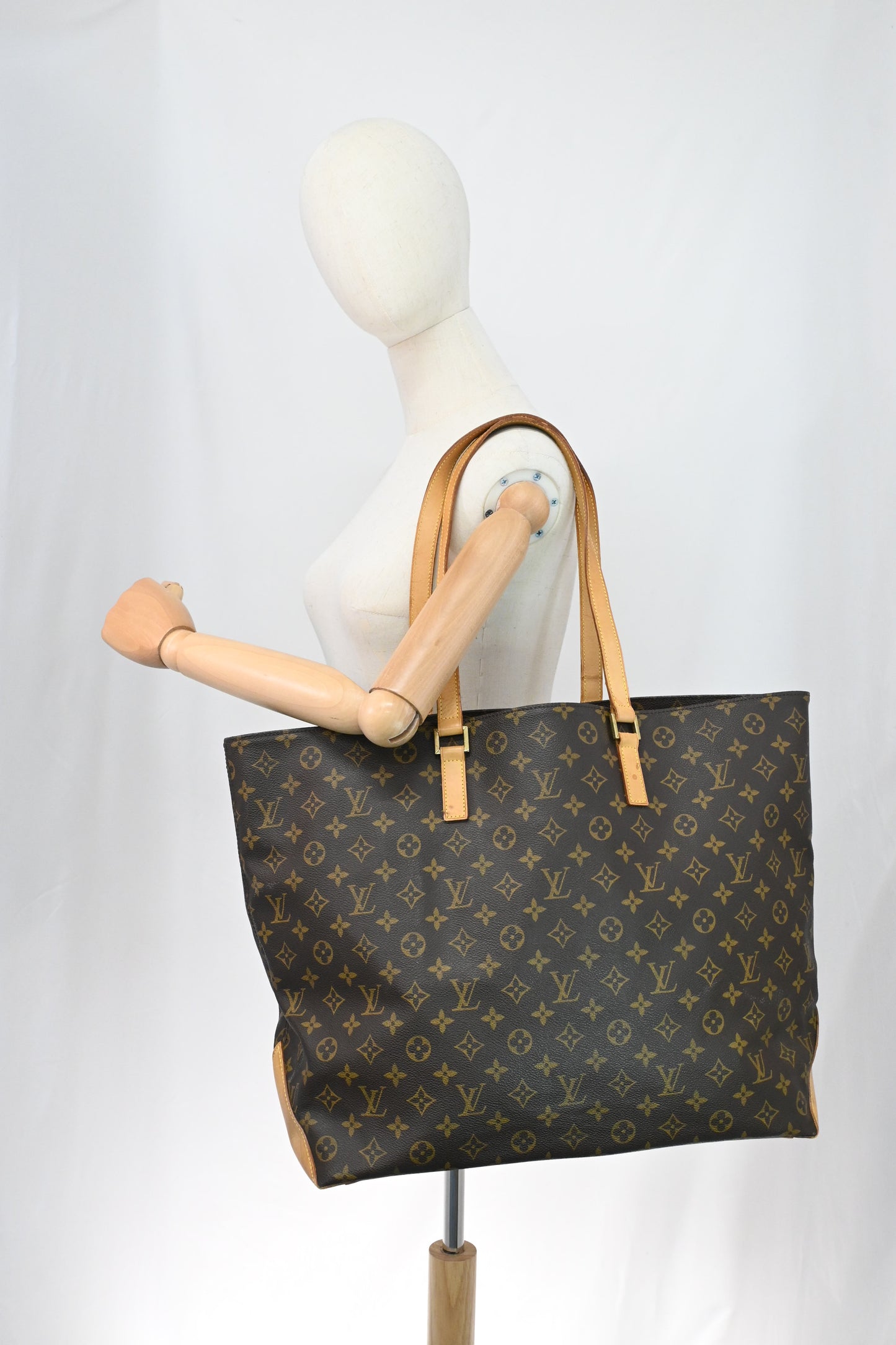 Louis Vuitton Cabas Mezzo in Monogram Canvas