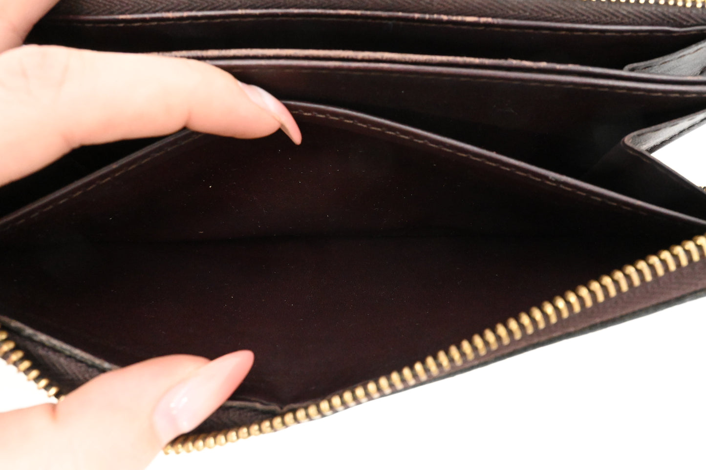 Louis Vuitton Long Zippy Wallet in Amarante Vernis Leather