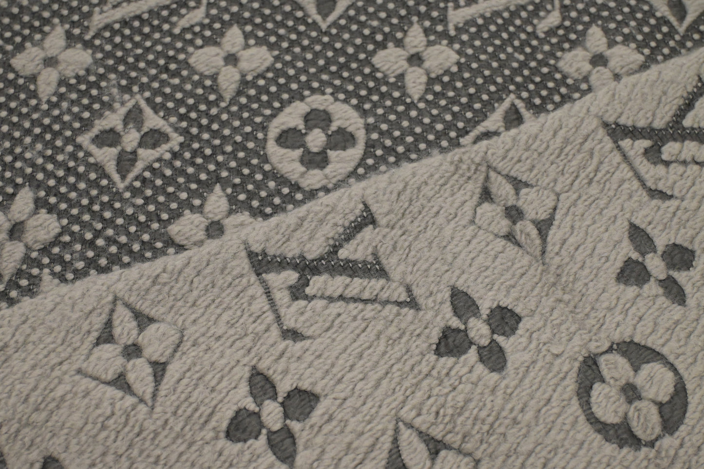 Louis Vuitton Logomania Scarf in Grey Wool and Silk