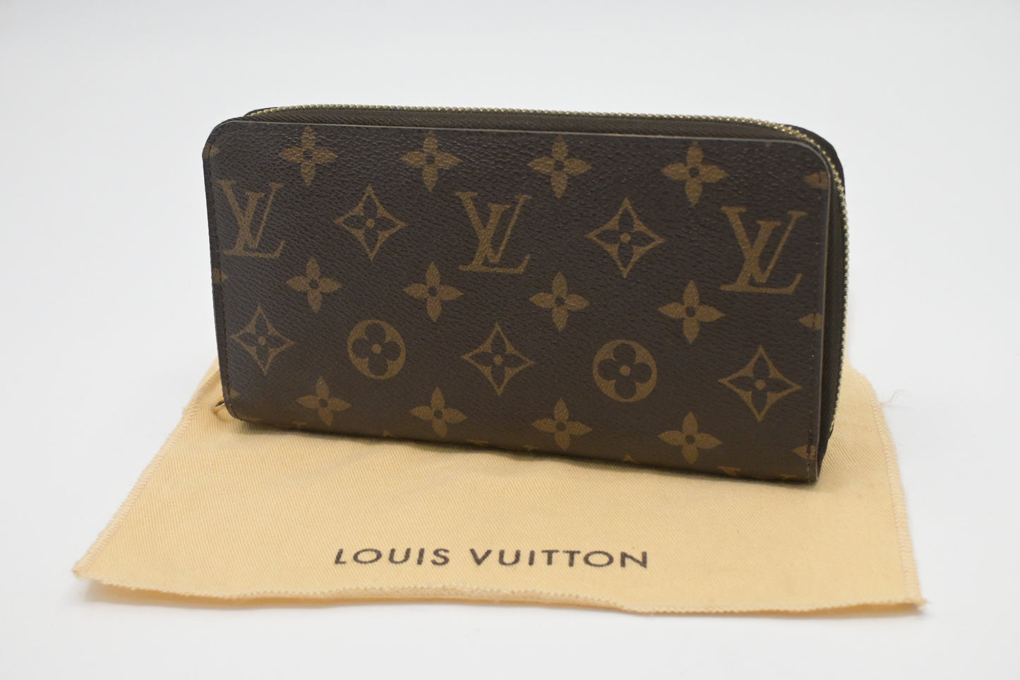 Louis Vuitton Zippy Wallet in Monogram Canvas